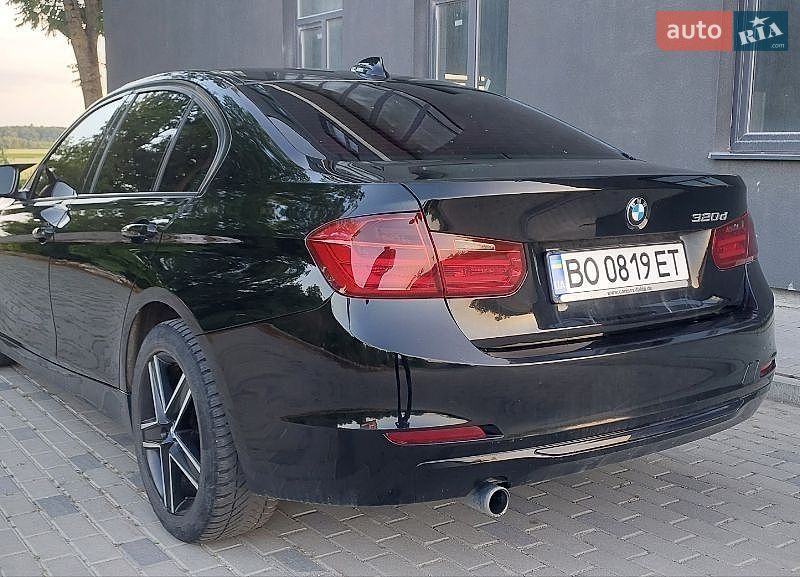 Фото BMW 3 Series з оголошення AUTO.RIA