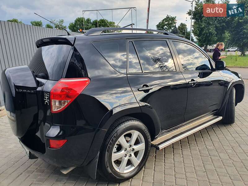 Фото Toyota RAV4 з оголошення AUTO.RIA