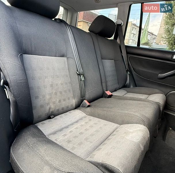 Фото Volkswagen Golf з оголошення AUTO.RIA