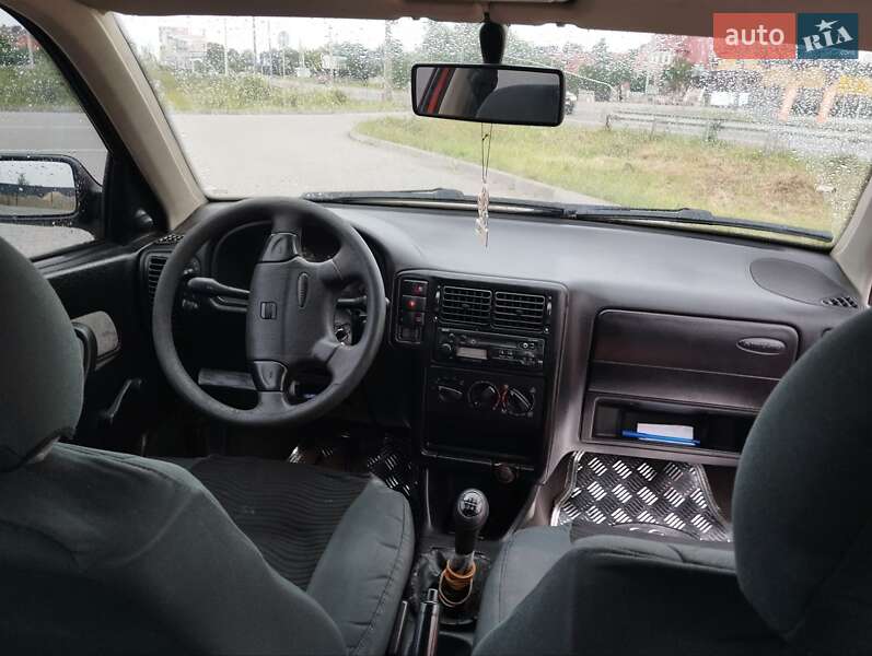 Фото SEAT Ibiza з оголошення AUTO.RIA