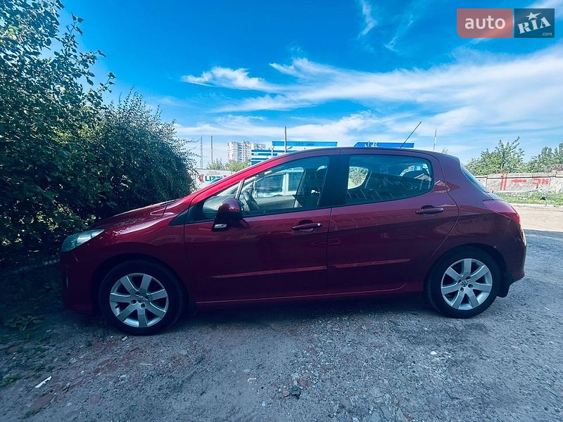 Фото Peugeot 308 з оголошення AUTO.RIA