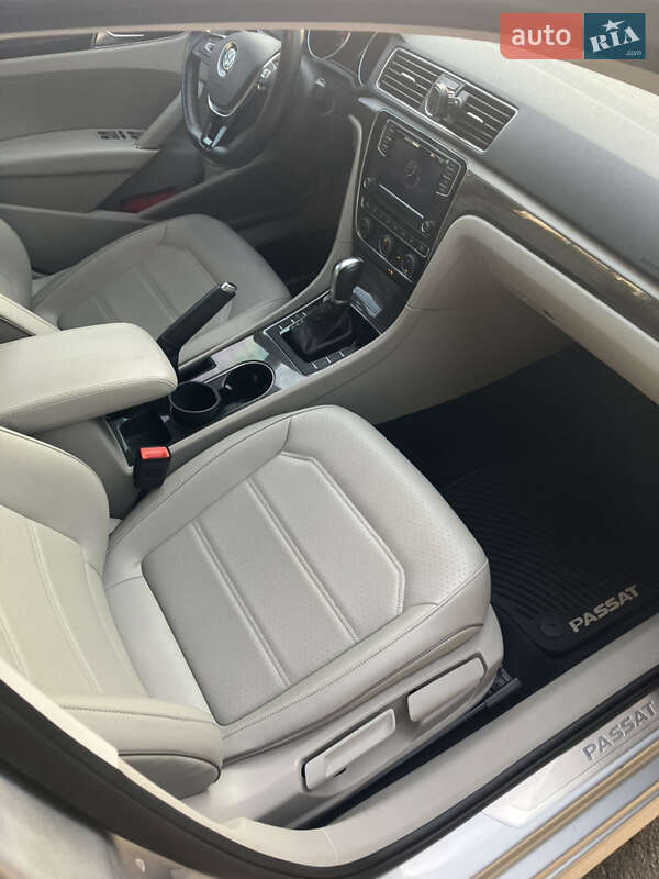 Фото Volkswagen Passat з оголошення AUTO.RIA