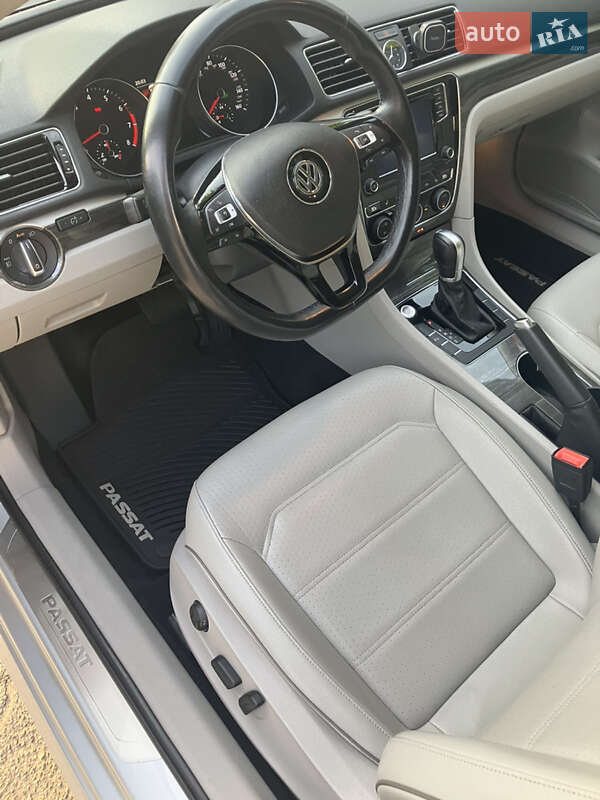 Фото Volkswagen Passat з оголошення AUTO.RIA