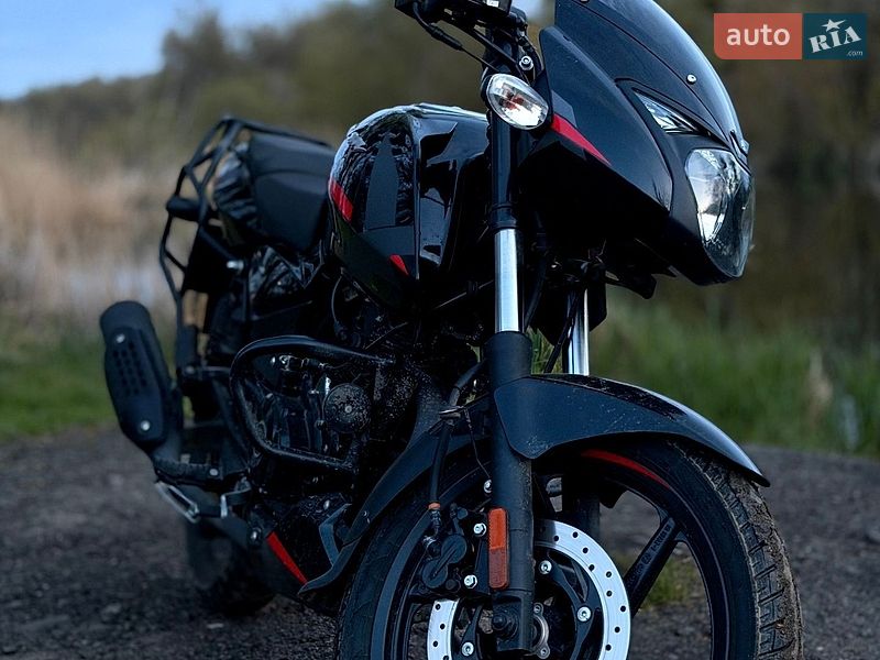 Фото Bajaj Pulsar з оголошення AUTO.RIA