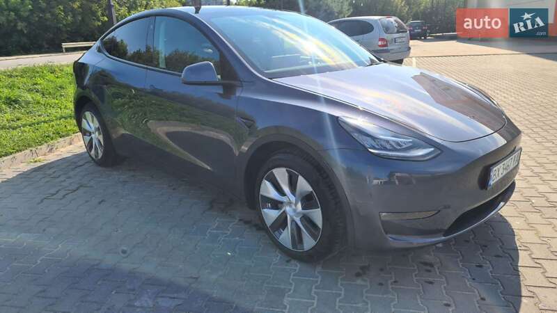 Фото Tesla Model Y з оголошення AUTO.RIA