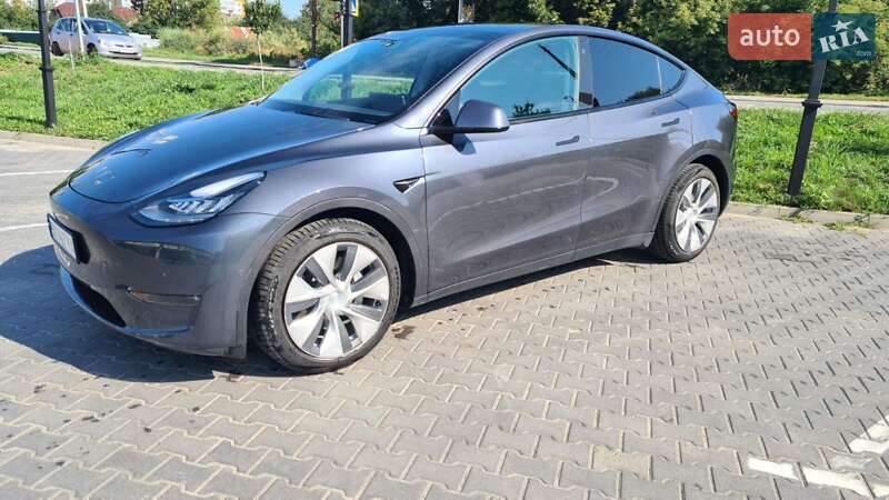 Фото Tesla Model Y з оголошення AUTO.RIA