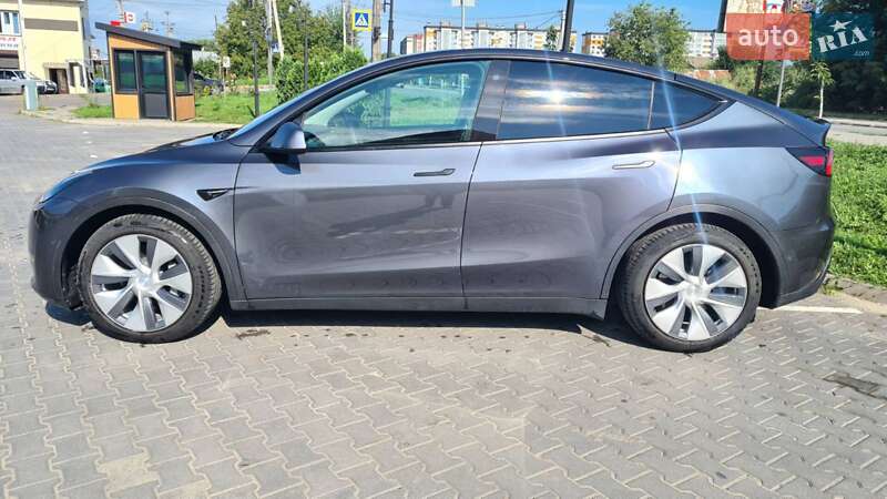 Фото Tesla Model Y з оголошення AUTO.RIA