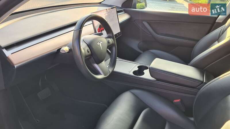 Фото Tesla Model Y з оголошення AUTO.RIA