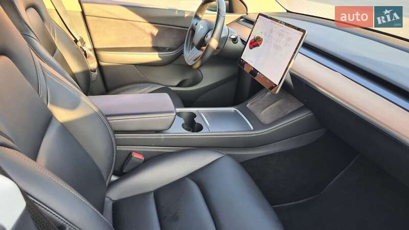 Фото Tesla Model Y з оголошення AUTO.RIA