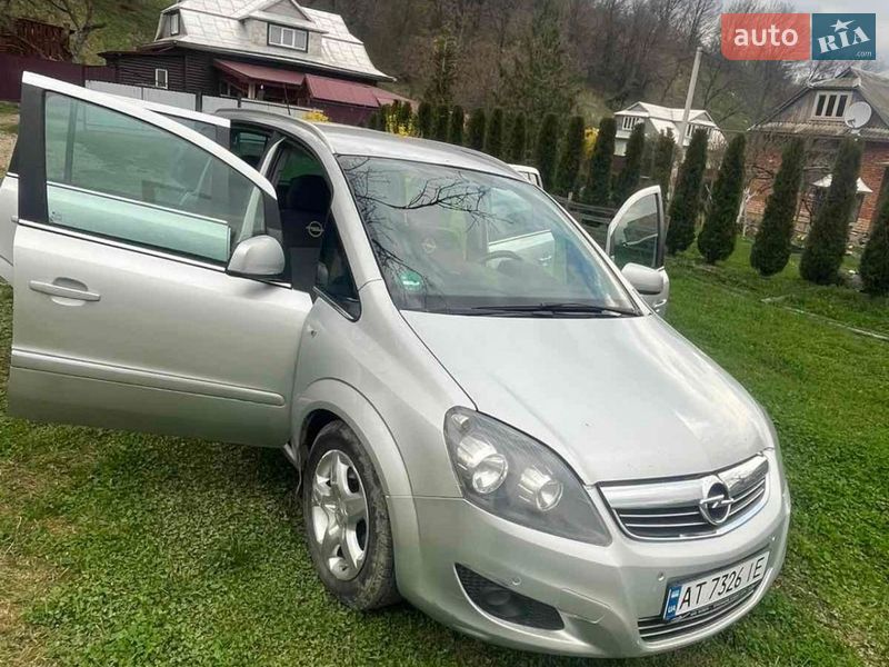 Фото Opel Zafira з оголошення AUTO.RIA