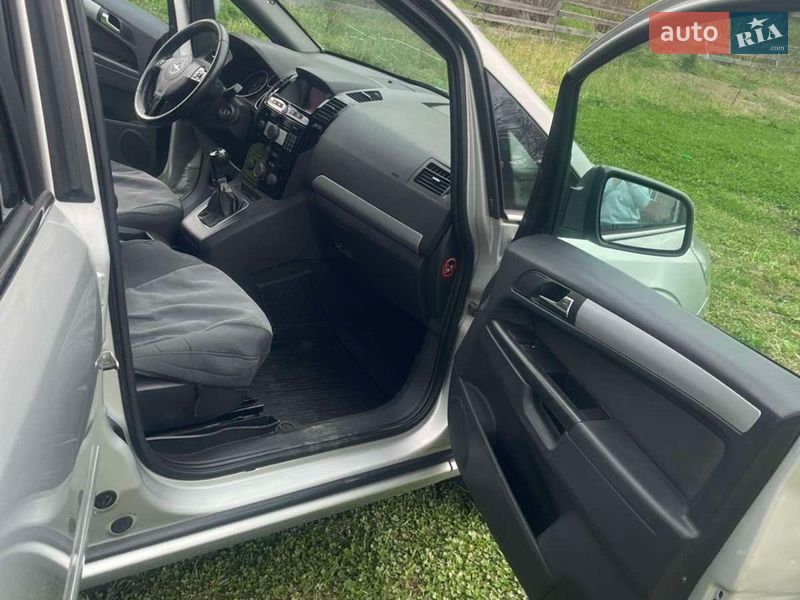 Фото Opel Zafira з оголошення AUTO.RIA