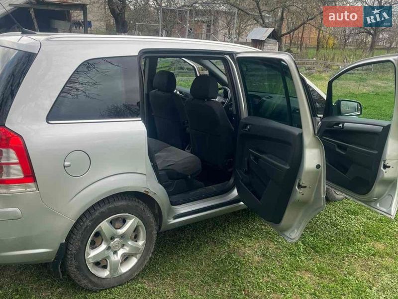 Фото Opel Zafira з оголошення AUTO.RIA