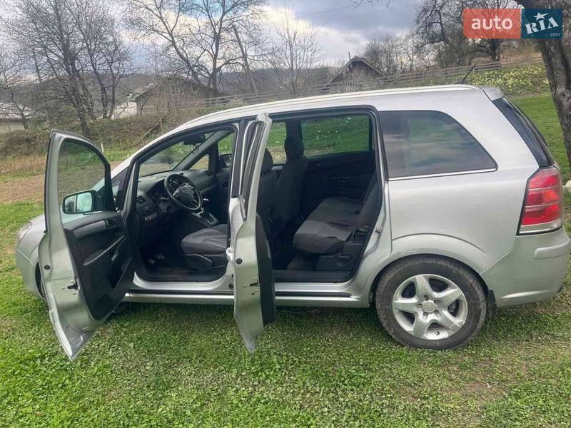 Фото Opel Zafira з оголошення AUTO.RIA