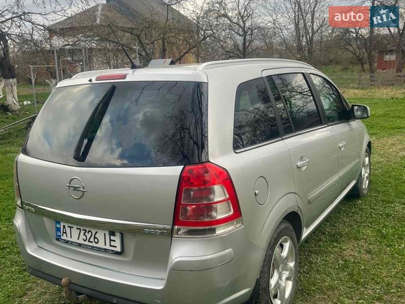 Фото Opel Zafira з оголошення AUTO.RIA