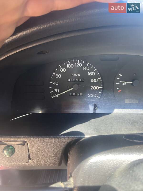 Фото Nissan Sunny з оголошення AUTO.RIA