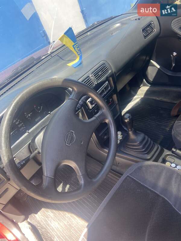 Фото Nissan Sunny з оголошення AUTO.RIA