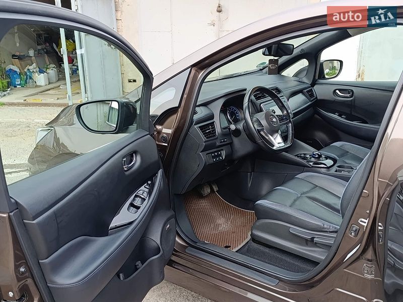 Фото Nissan Leaf з оголошення AUTO.RIA