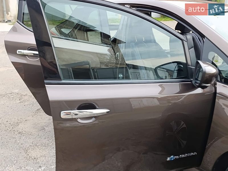 Фото Nissan Leaf з оголошення AUTO.RIA