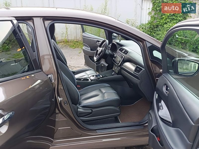 Фото Nissan Leaf з оголошення AUTO.RIA