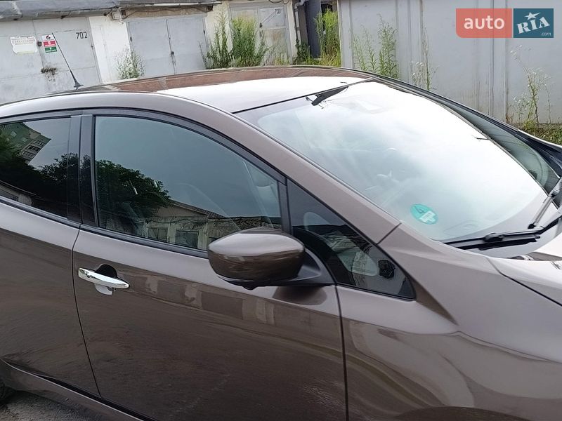 Фото Nissan Leaf з оголошення AUTO.RIA