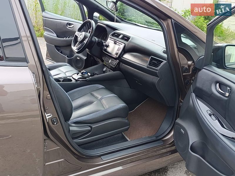 Фото Nissan Leaf з оголошення AUTO.RIA