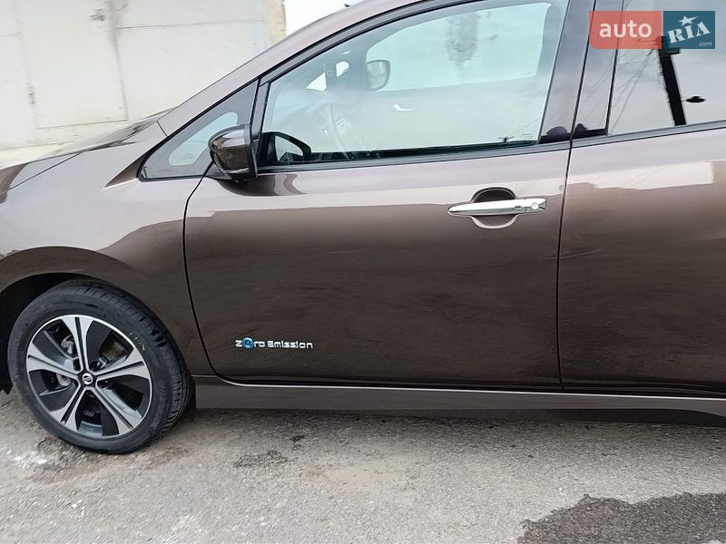 Фото Nissan Leaf з оголошення AUTO.RIA