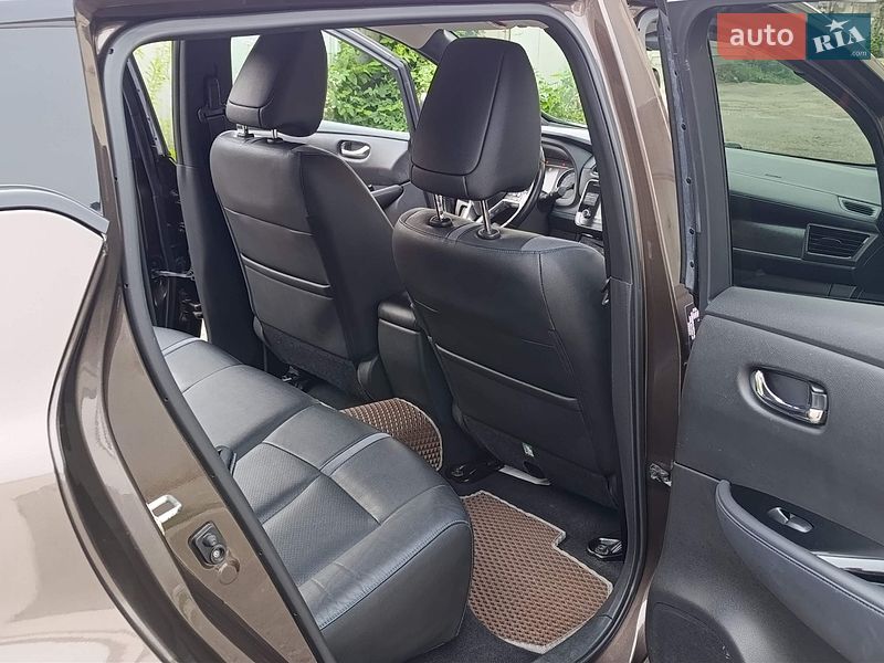 Фото Nissan Leaf з оголошення AUTO.RIA