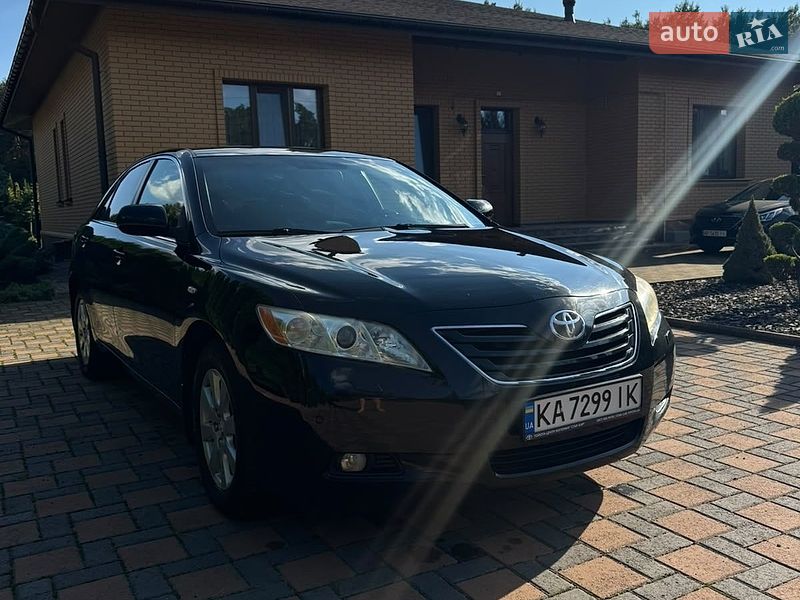 Фото Toyota Camry з оголошення AUTO.RIA