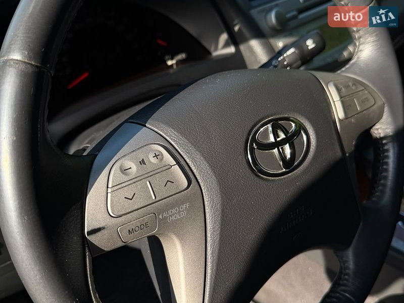 Фото Toyota Camry з оголошення AUTO.RIA