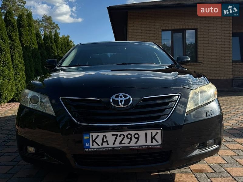 Фото Toyota Camry з оголошення AUTO.RIA