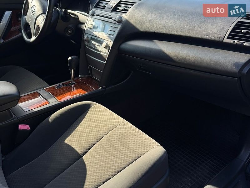 Фото Toyota Camry з оголошення AUTO.RIA