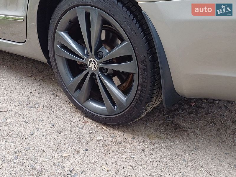 Фото Skoda Superb з оголошення AUTO.RIA