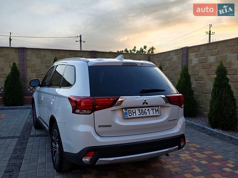 Фото Mitsubishi Outlander з оголошення AUTO.RIA