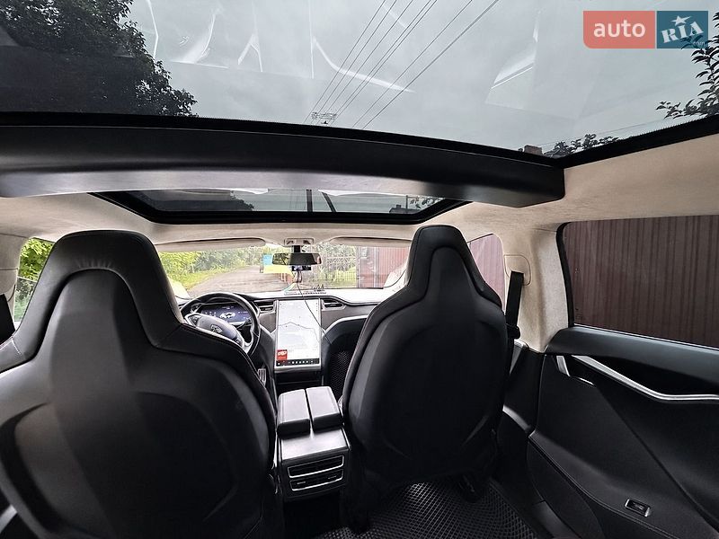 Фото Tesla Model S з оголошення AUTO.RIA