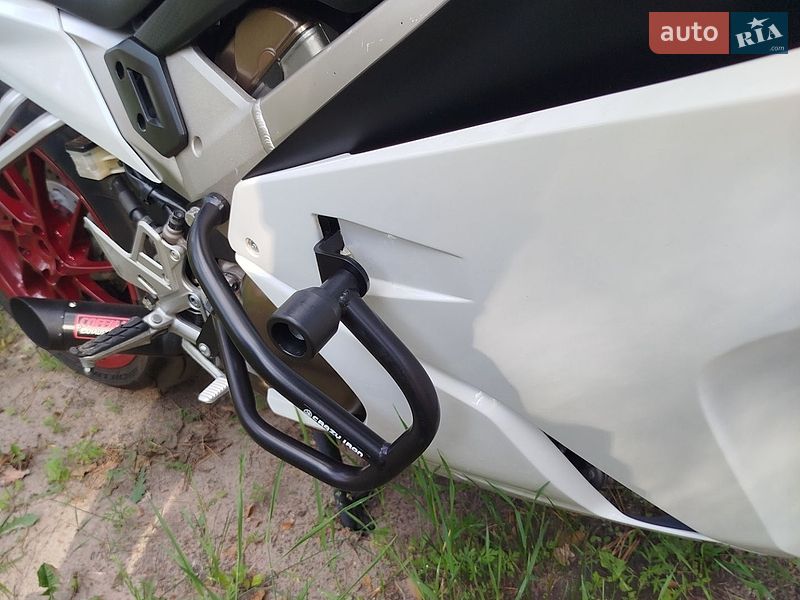 Фото Honda VFR 800 VTEC з оголошення AUTO.RIA