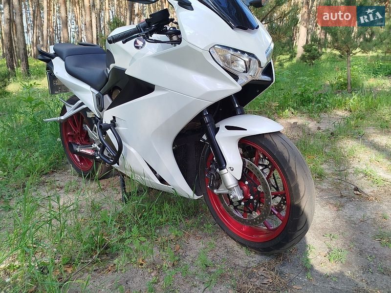 Фото Honda VFR 800 VTEC з оголошення AUTO.RIA