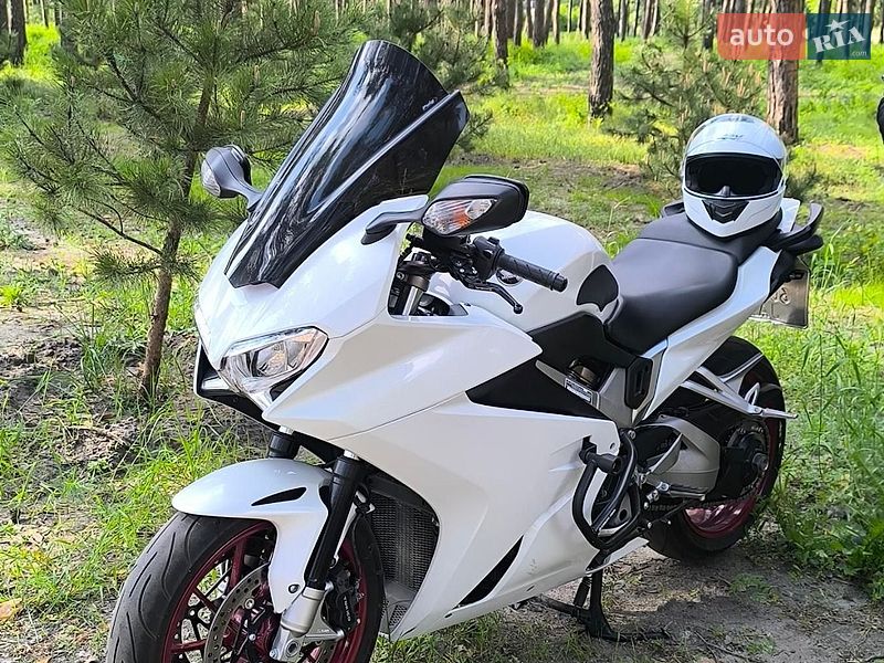Фото Honda VFR 800 VTEC з оголошення AUTO.RIA