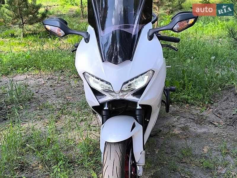 Фото Honda VFR 800 VTEC з оголошення AUTO.RIA