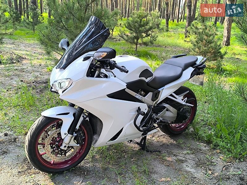 Фото Honda VFR 800 VTEC з оголошення AUTO.RIA