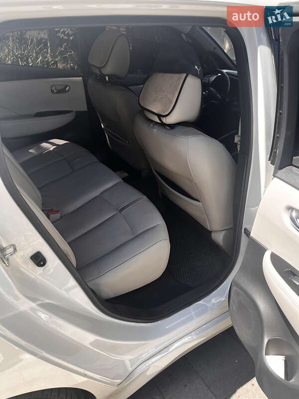 Фото Nissan Leaf з оголошення AUTO.RIA