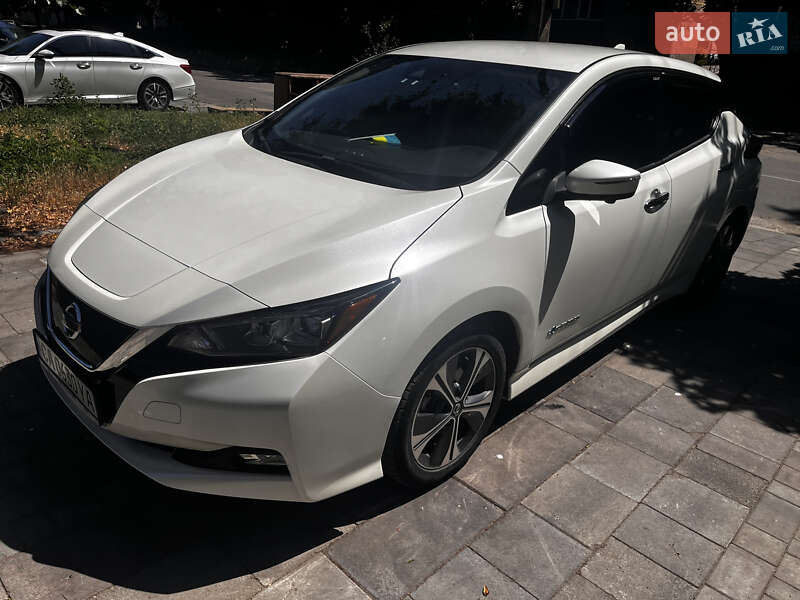 Фото Nissan Leaf з оголошення AUTO.RIA