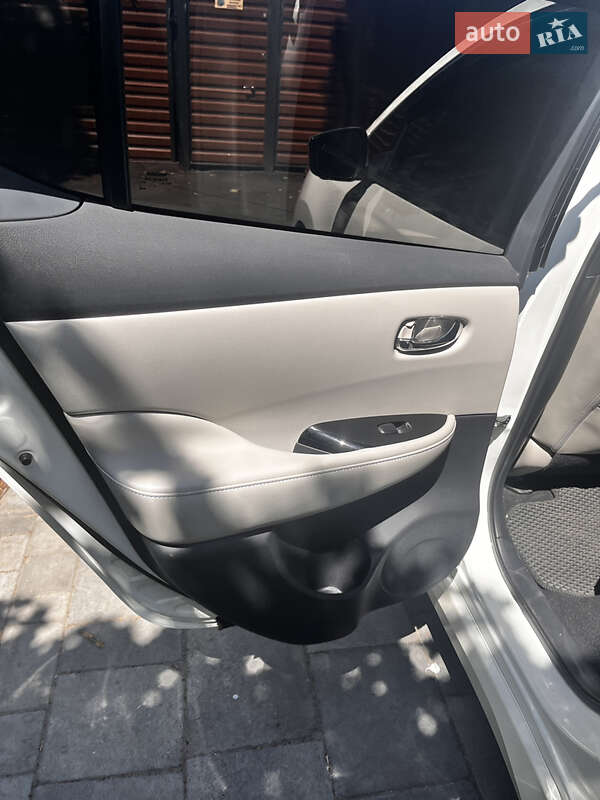 Фото Nissan Leaf з оголошення AUTO.RIA