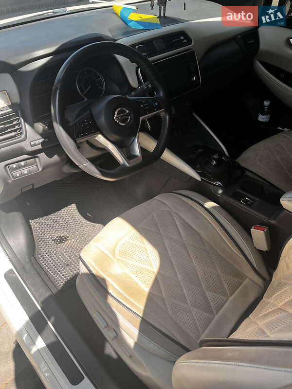 Фото Nissan Leaf з оголошення AUTO.RIA