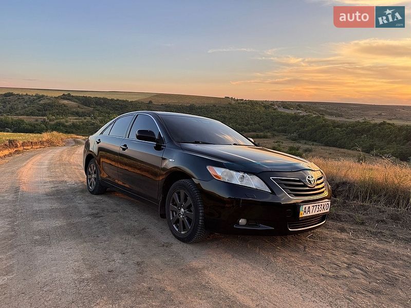 Фото Toyota Camry з оголошення AUTO.RIA