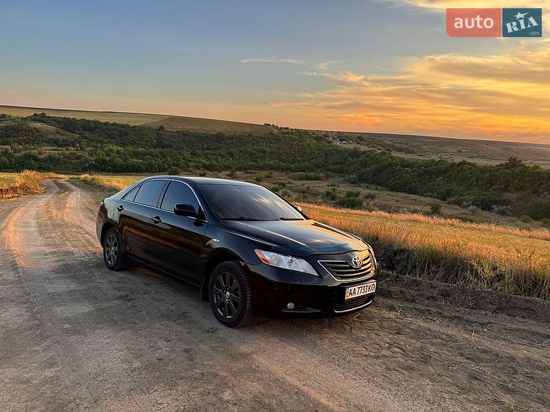 Фото Toyota Camry з оголошення AUTO.RIA