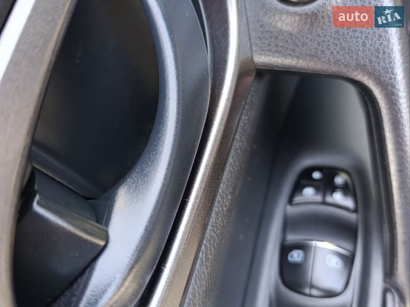 Фото Nissan Rogue Sport з оголошення AUTO.RIA