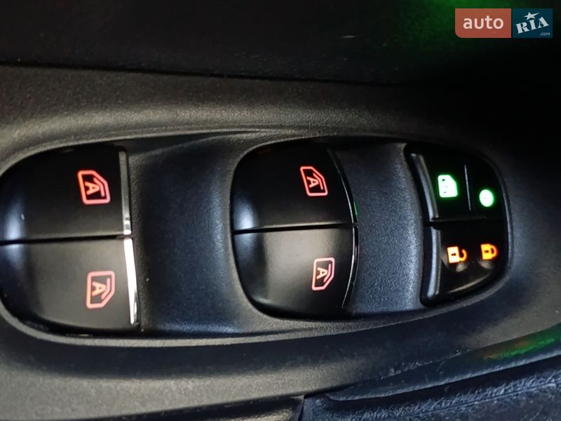 Фото Nissan Rogue Sport з оголошення AUTO.RIA