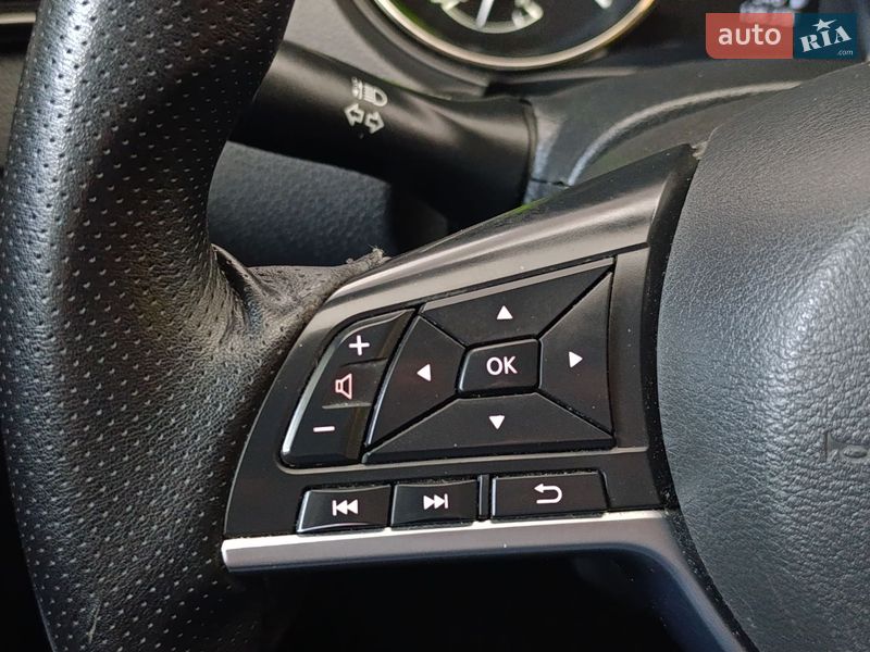 Фото Nissan Rogue Sport з оголошення AUTO.RIA