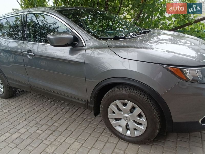 Фото Nissan Rogue Sport з оголошення AUTO.RIA