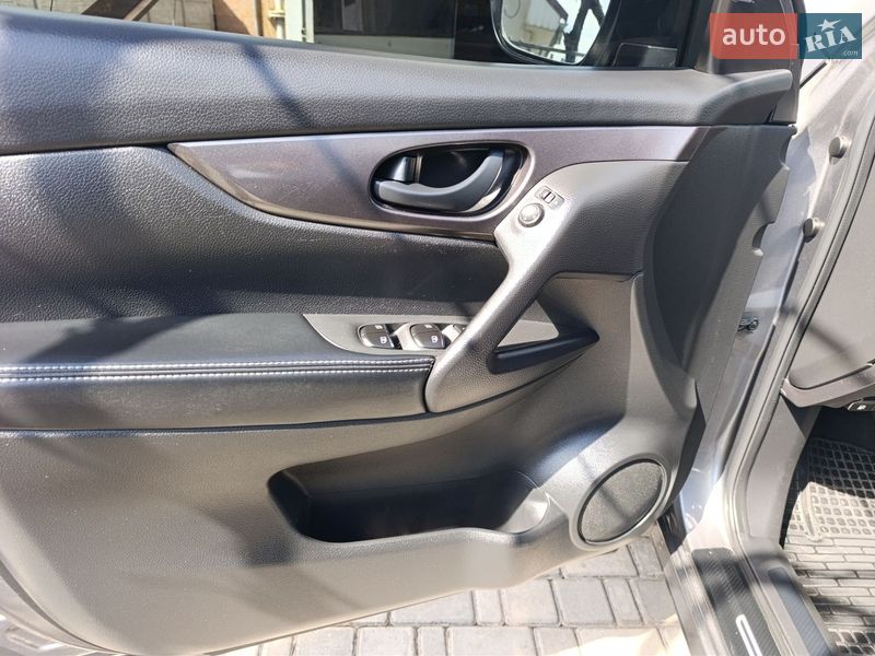 Фото Nissan Rogue Sport з оголошення AUTO.RIA